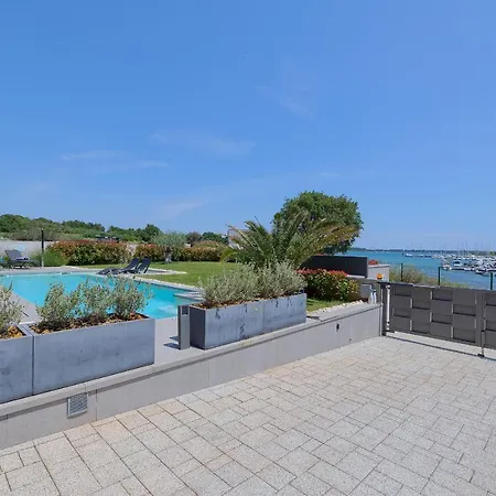 Scala Pomer-medulin Sea View Villa