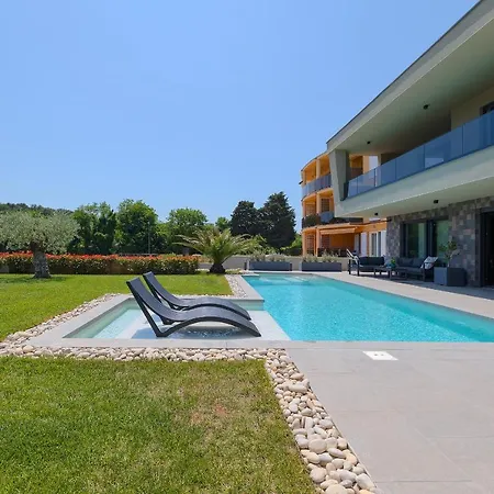 Villa Scala Pomer-medulin Sea View *