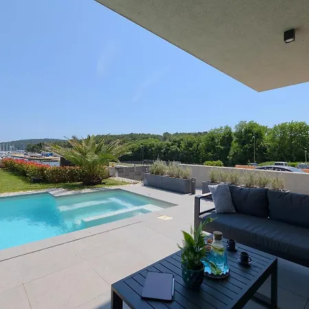 Scala Pomer-medulin Sea View Villa