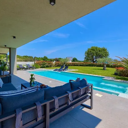 Villa Scala Pomer-medulin Sea View *