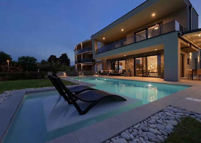 Villa Scala Pomer-medulin Sea View *