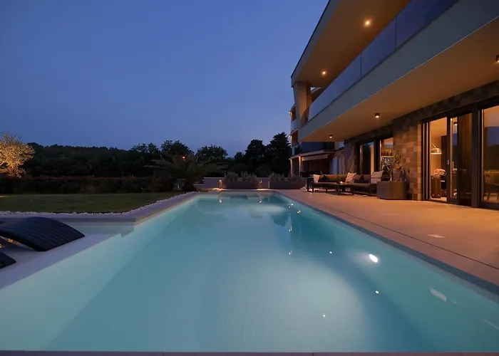 Villa Scala Pomer-medulin Sea View *