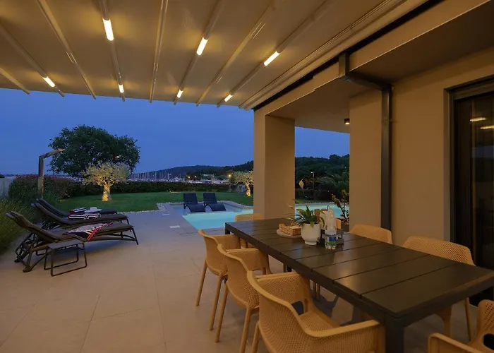 Scala Pomer-medulin Sea View Villa