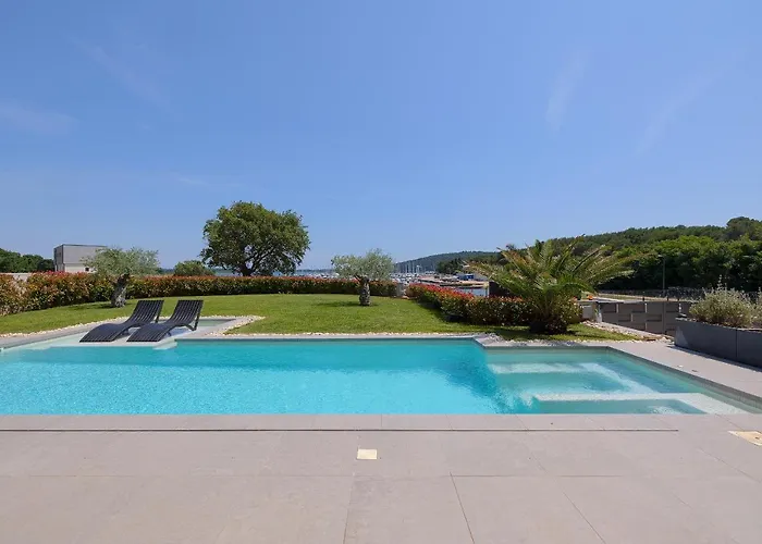 Scala Pomer-medulin Sea View Villa *