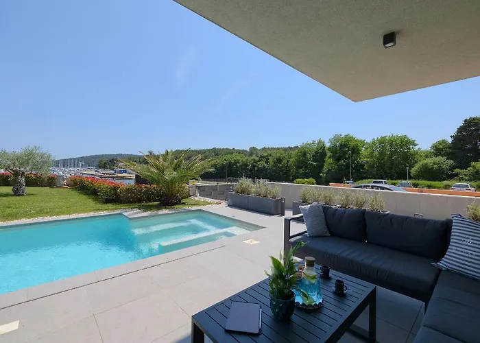 Scala Pomer-medulin Sea View Villa