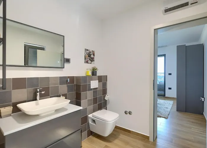 Villa Scala Pomer-medulin Sea View *