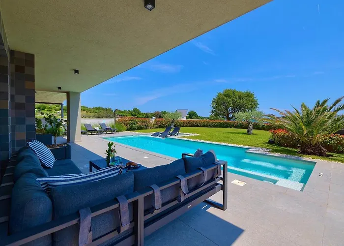 Villa Scala Pomer-medulin Sea View *