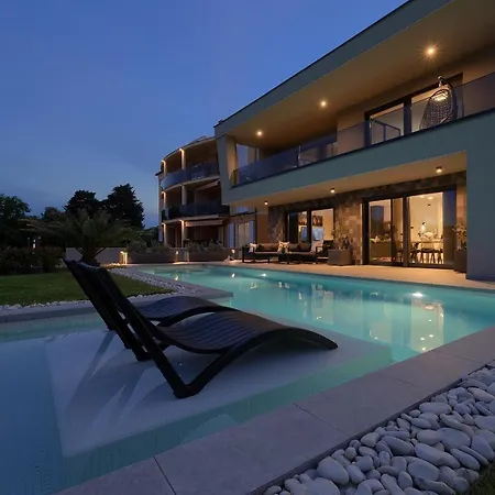 Villa Scala Pomer-medulin Sea View *