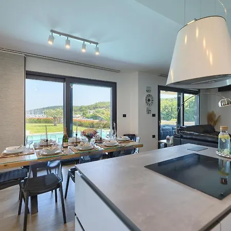 Scala Pomer-medulin Sea View Villa