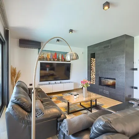 Scala Pomer-medulin Sea View Villa *